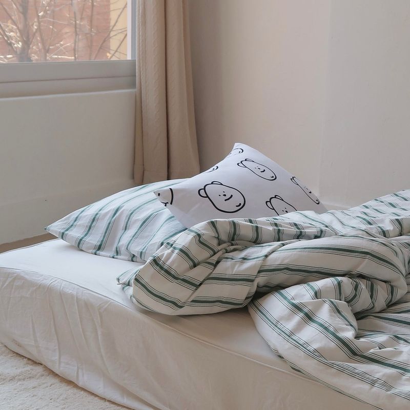 TUTEOGI（トゥトギ）の「Mascot Cushion Cover (60X40)（Smartphone Accessories）」