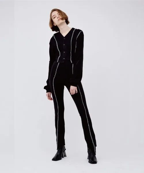 V CUT KNIT PANTS