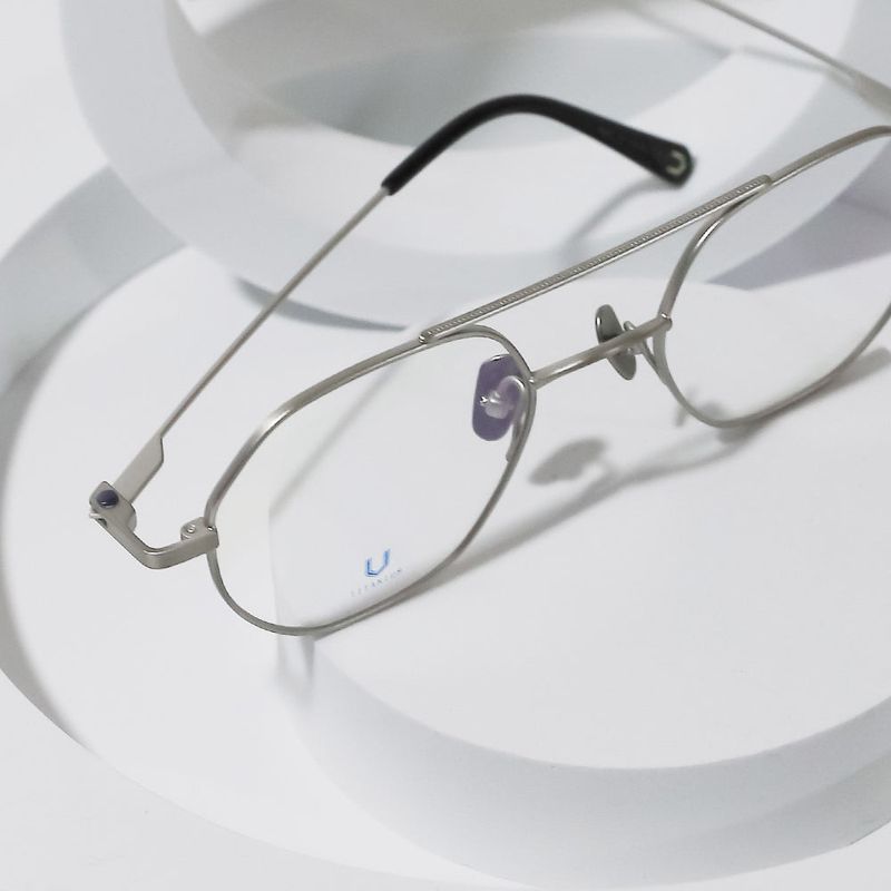 Knouun Round titanium glasses CODE. 103. A Sizzy Silver