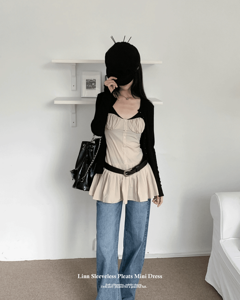GUSTA（グスタ）の「Linn Sleeveless Pleated Mini Dress (Beige)（Dresses）」