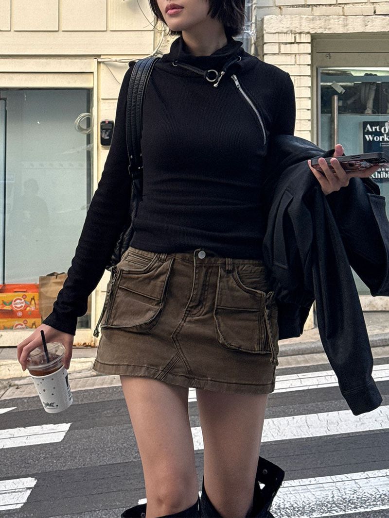 HIGH NECK ZIPPER TEE