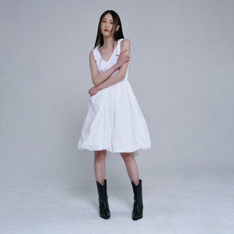 JINJUSE（ジンジュユーズ）の「ショルダータイパンプキンドレス（ホワイト）（ワンピース/ドレス）」