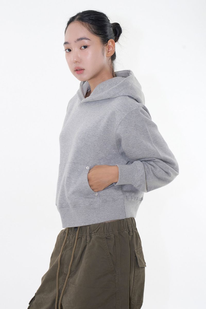 Raucohouse（ラウコハウス）の「Round rivet sweat hoodie（Tops）」