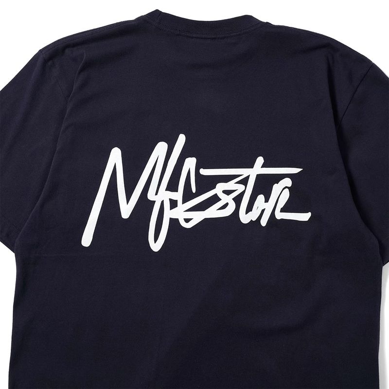 MFC STOREスクリプトロゴTシャツ
