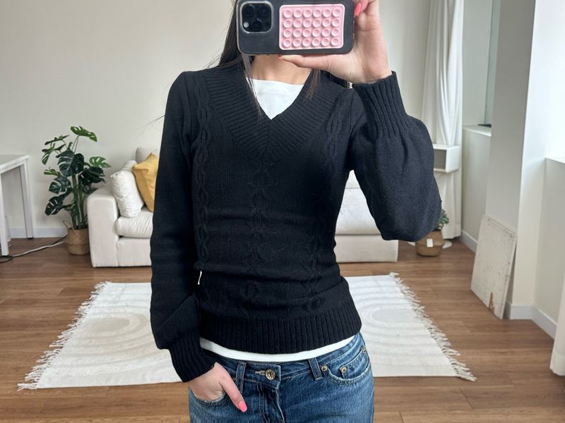 cable v neck knit