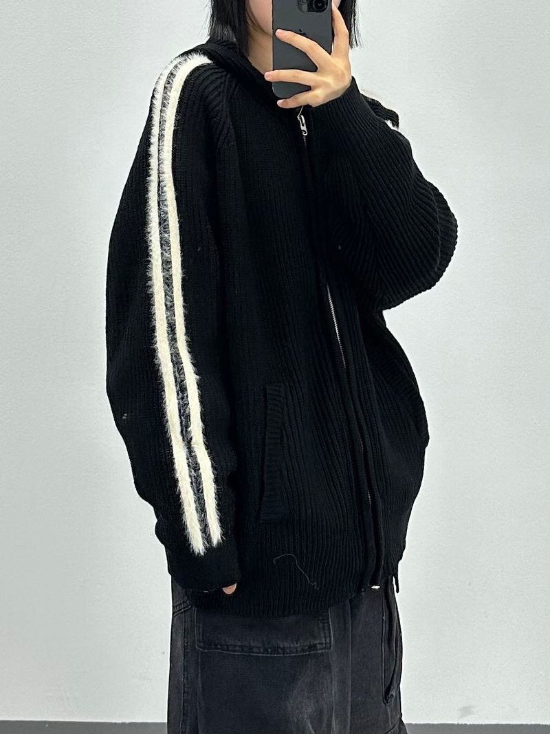 hairy line knit zip-up