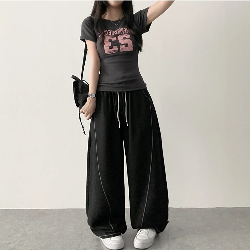 Rika number lettering short sleeve tee