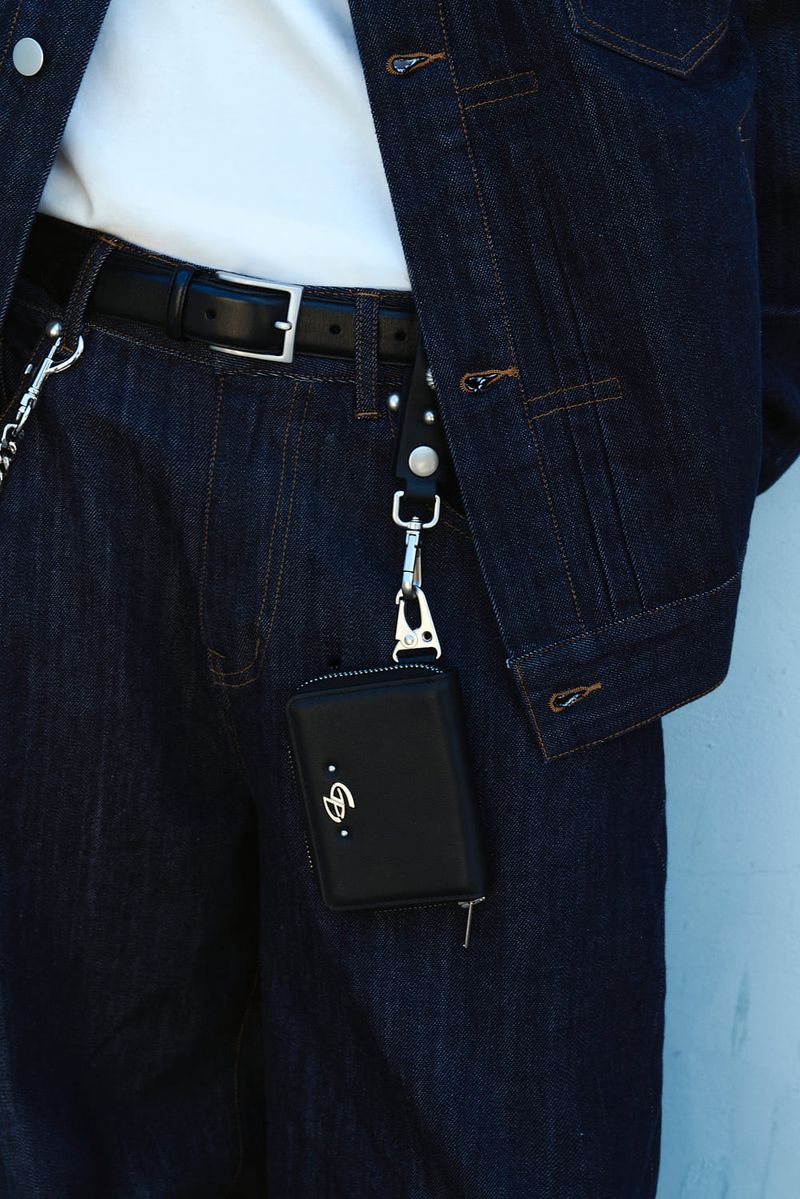 BUCKLE KEYRING LEATHER WALLET