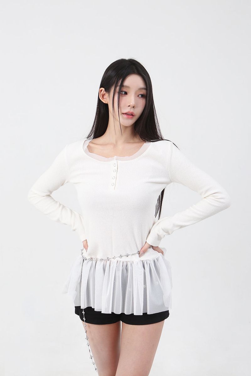  Roundneck Button Shirring T-shirt