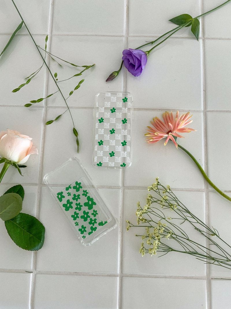 howie flower card case