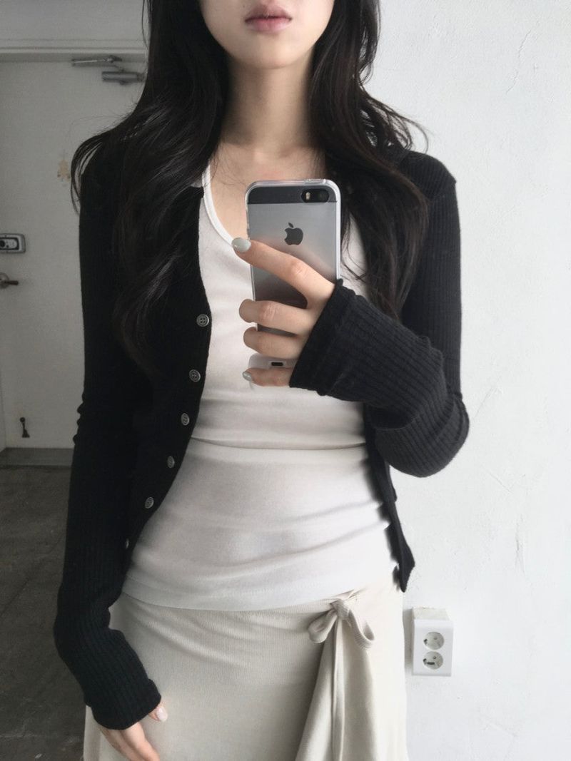 V-cut ribbed cardigan