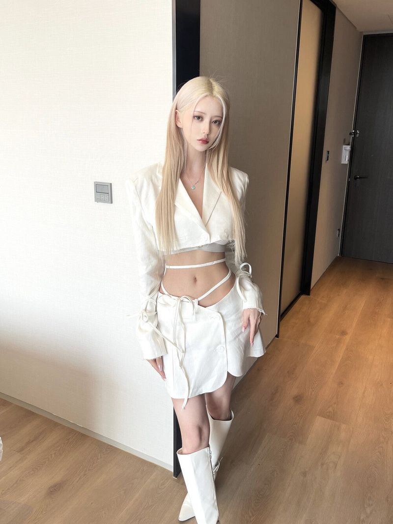 1216. Lope strap damage crop jk (2color)