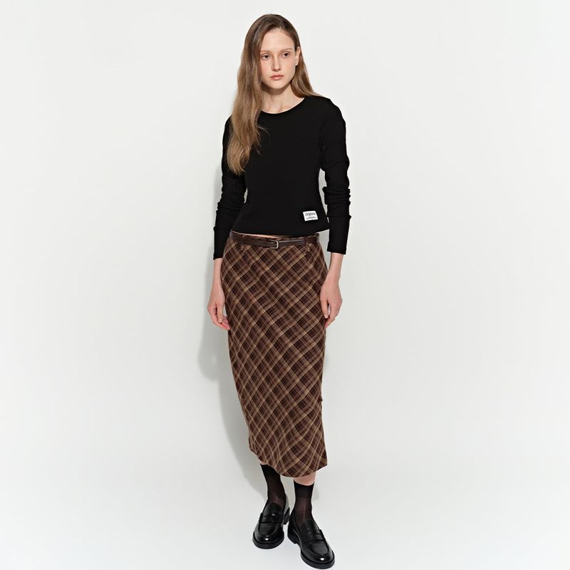 Essential Round-Neck Black