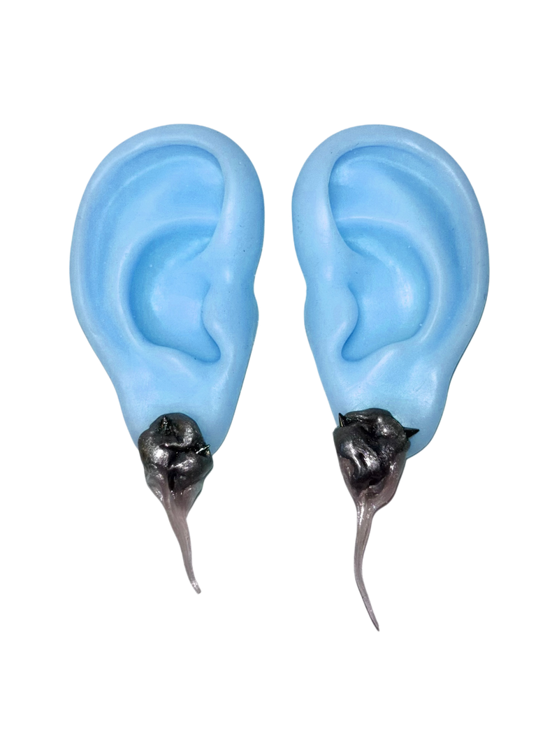 ODDiTEETH（オディティース）の「[MADE] メルティングトゥースピアス（アクセサリー）」