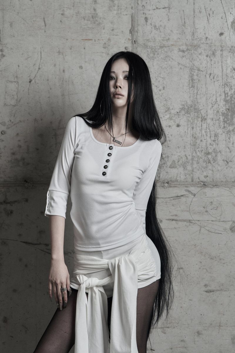 [label] metal button slim-fit half-sleeve top WHITE