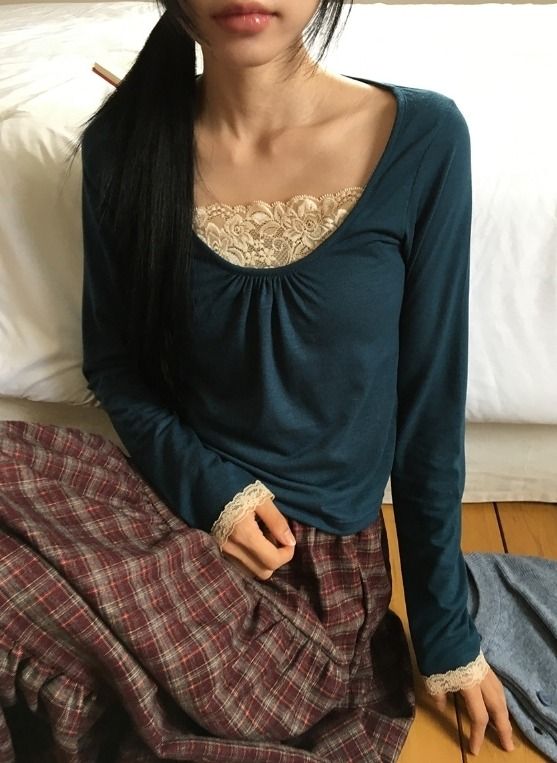 Joyse Lace Layered Shirring Long Sleeve Tee