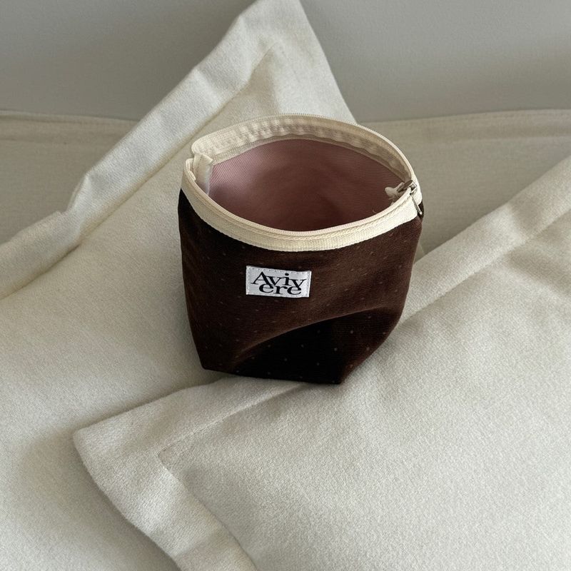classic pouch_corduroy dot brown