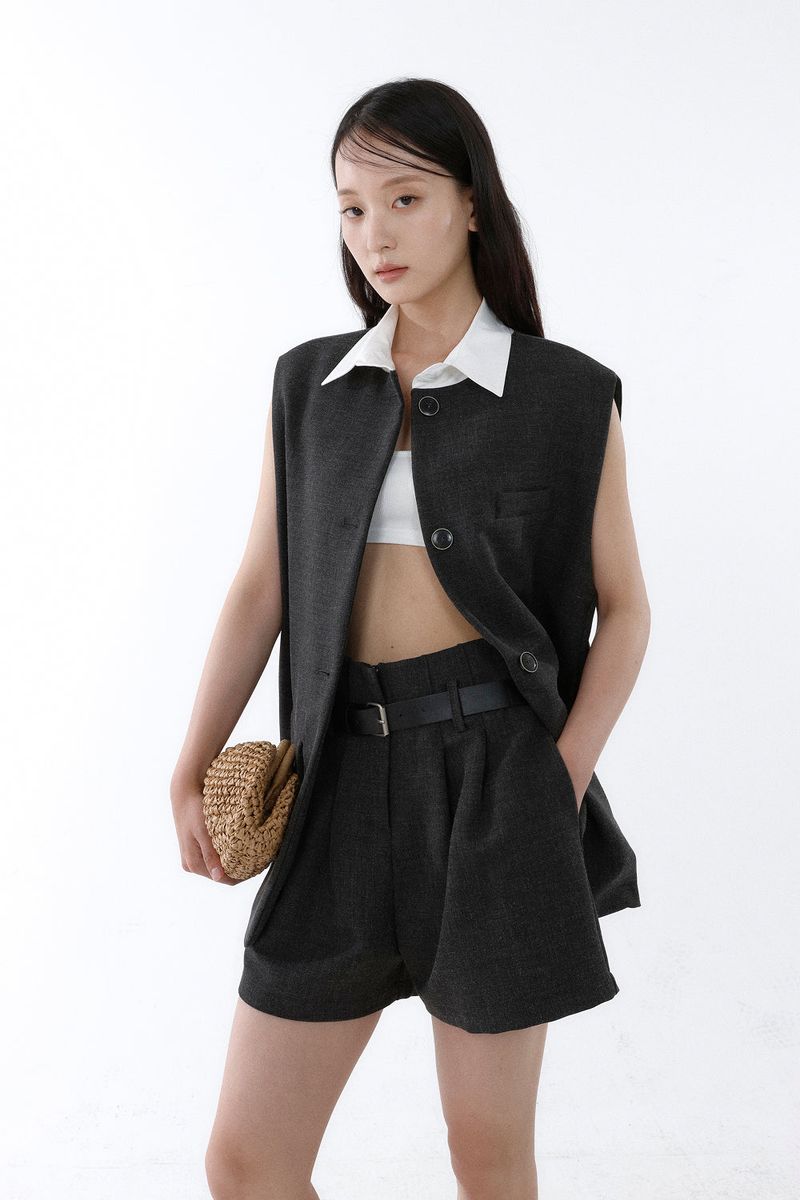 COLLARED SLEEVELESS JACKET_CHARCOAL