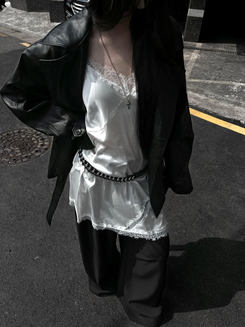URBAN UNIQUE（アーバンユニーク）の「satin silk lace one-piece (2color)（Dresses）」