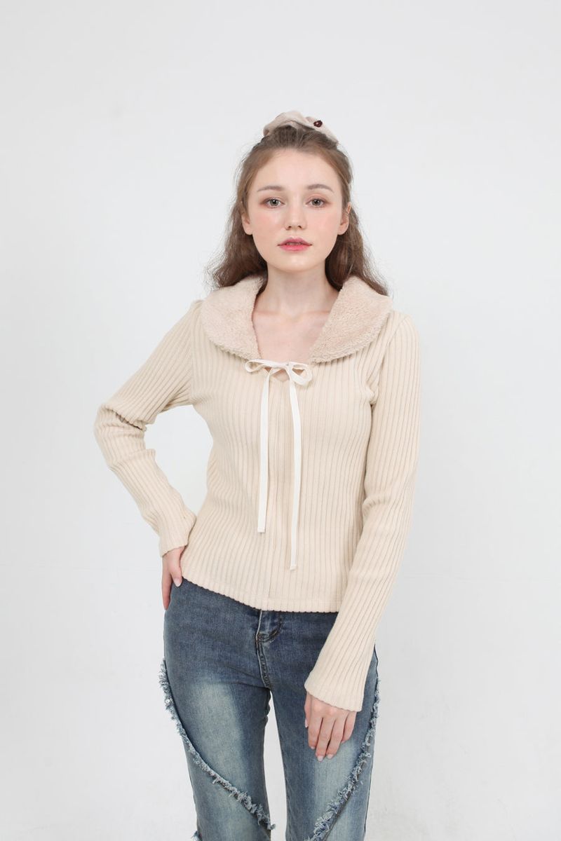 fur collar knit t-shirt beige