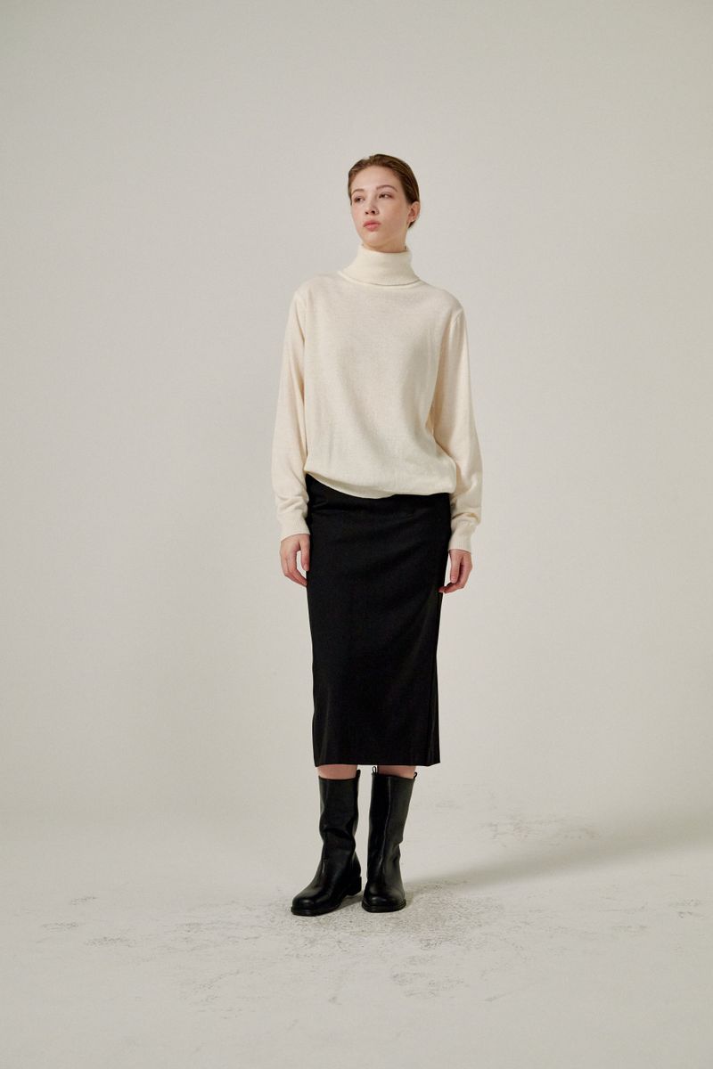 Cashmere turtle neck knit (Beige)
