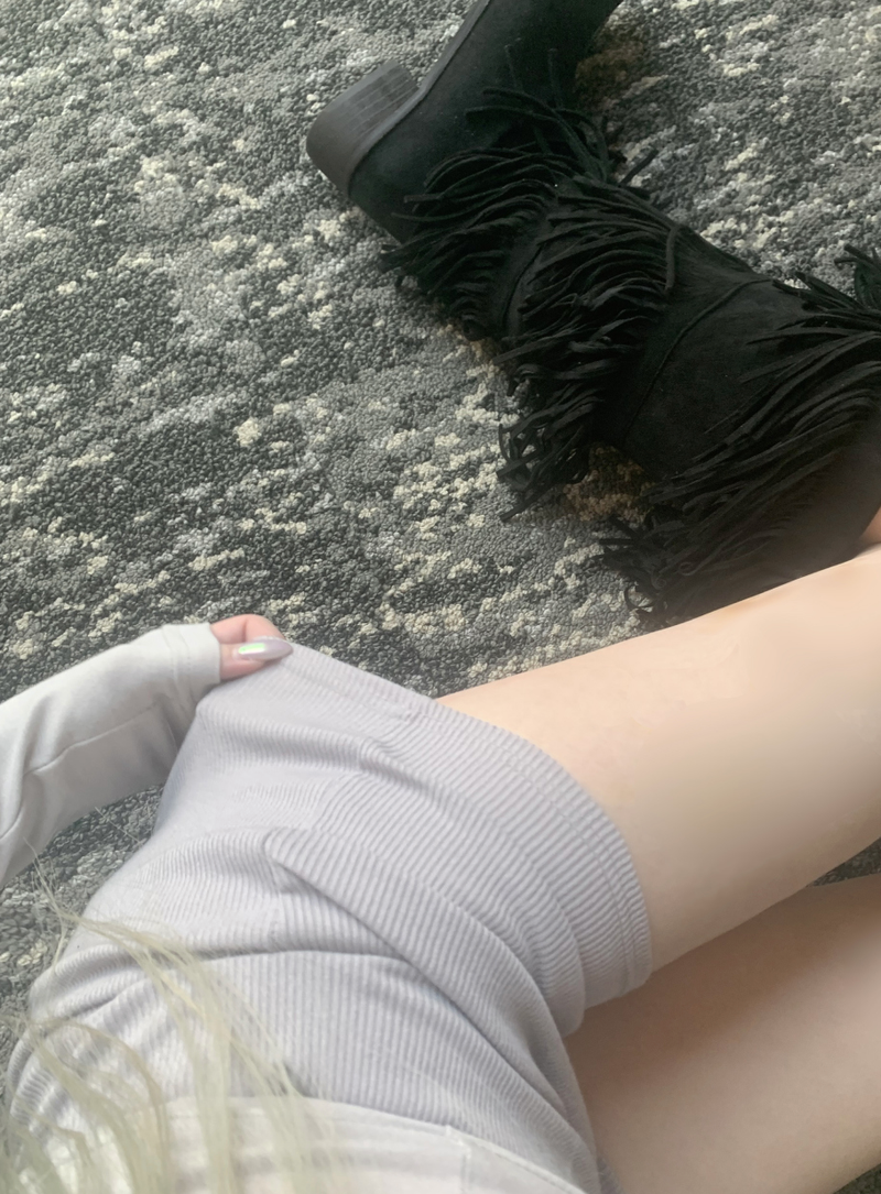 Hinnit Low-Rise Shorts (rhigt gray)