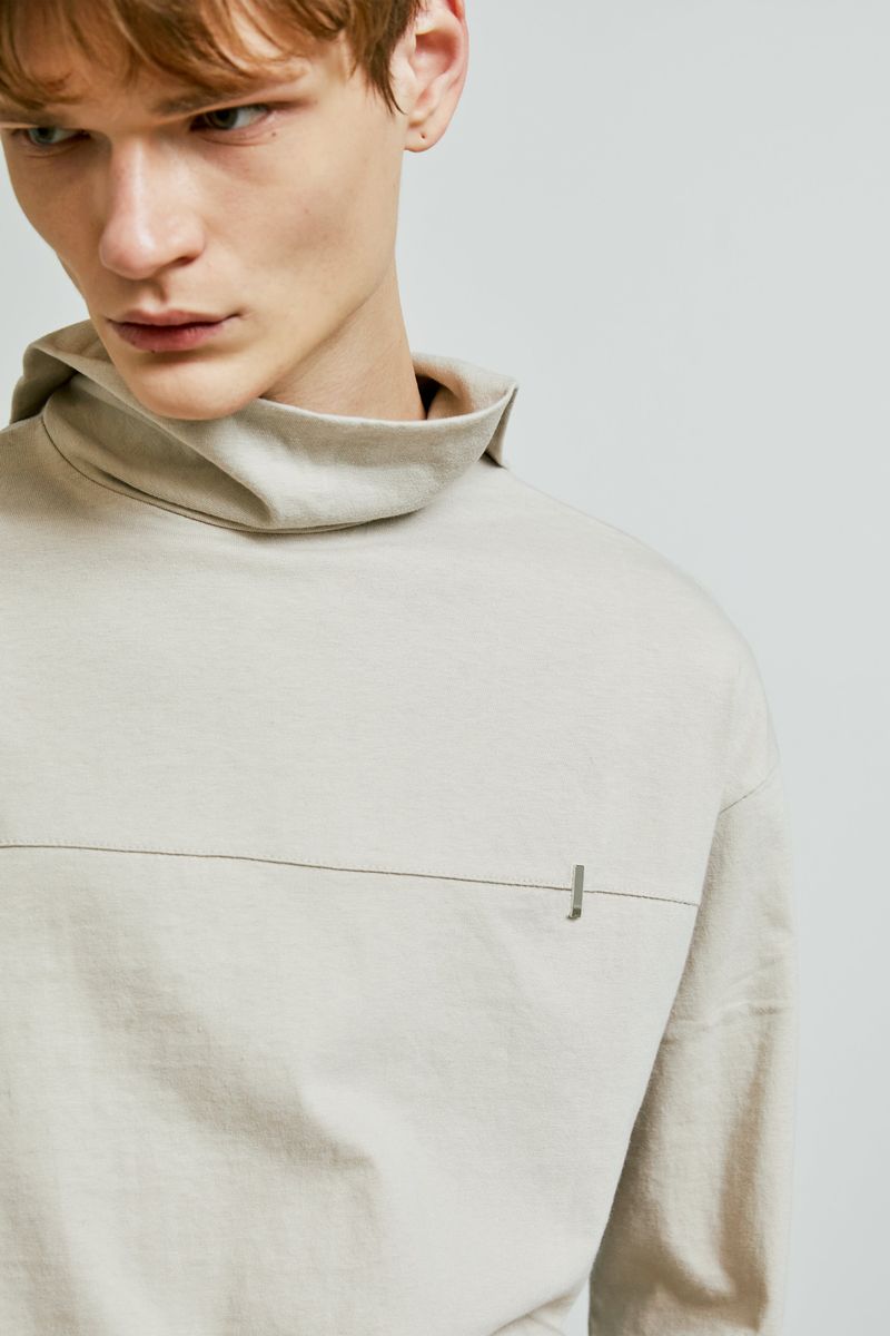 back button long sleeve chest tip turtle neck ivory