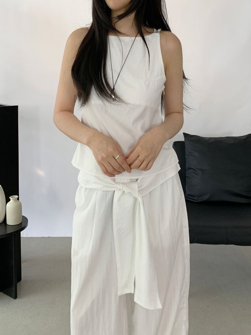 Raina halterneck sleeveless blouse