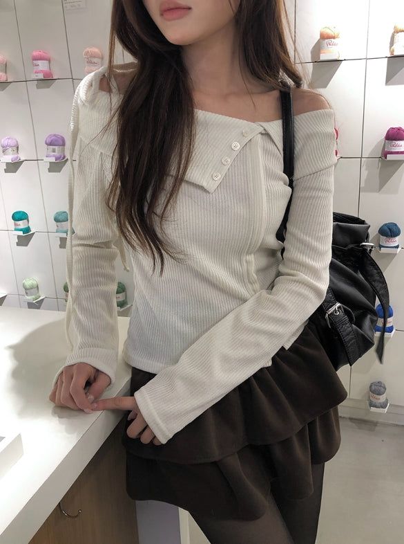 Cashier Button Off-Shoulder Unbalance Ribbon Knit