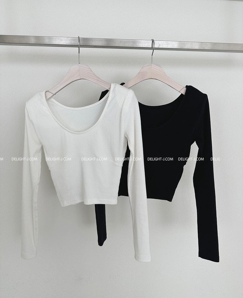 Slit Deep U-Neck Shoulder Pad T-Shirt