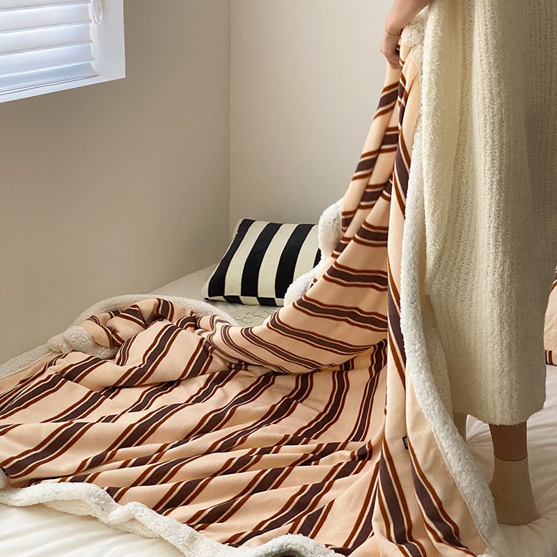 Cozy.Full（コージーフル）の「レトロストライプマイクロファイバーラムフリースブランケット - 100x150cm（インテリア）」