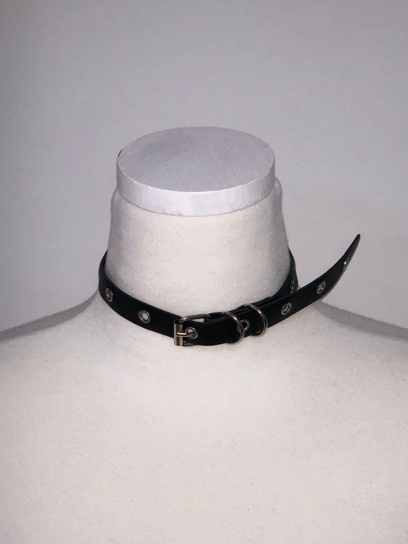 Eyelet Chain Choker
