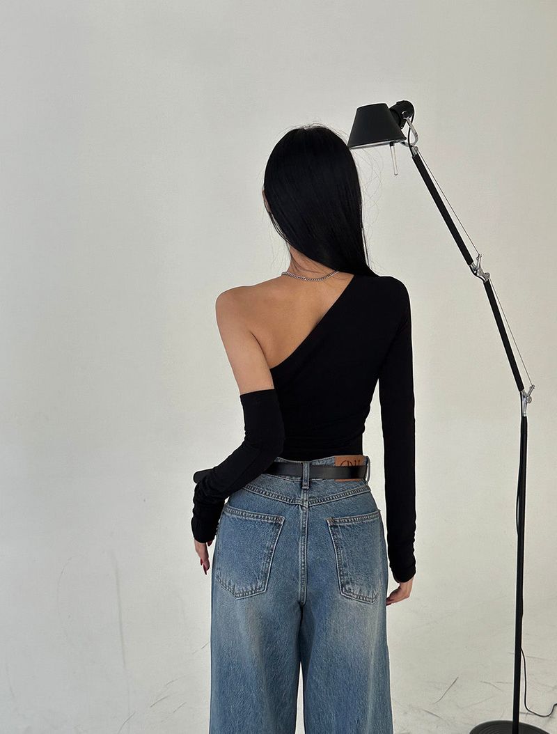 Unbalanced Off-Shoulder Warmer SET T-Shirt