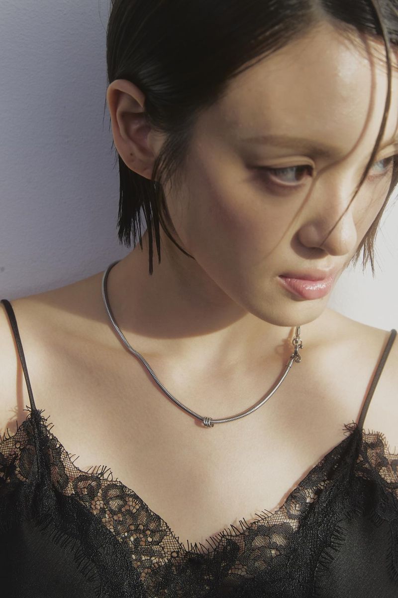 Flat round necklace