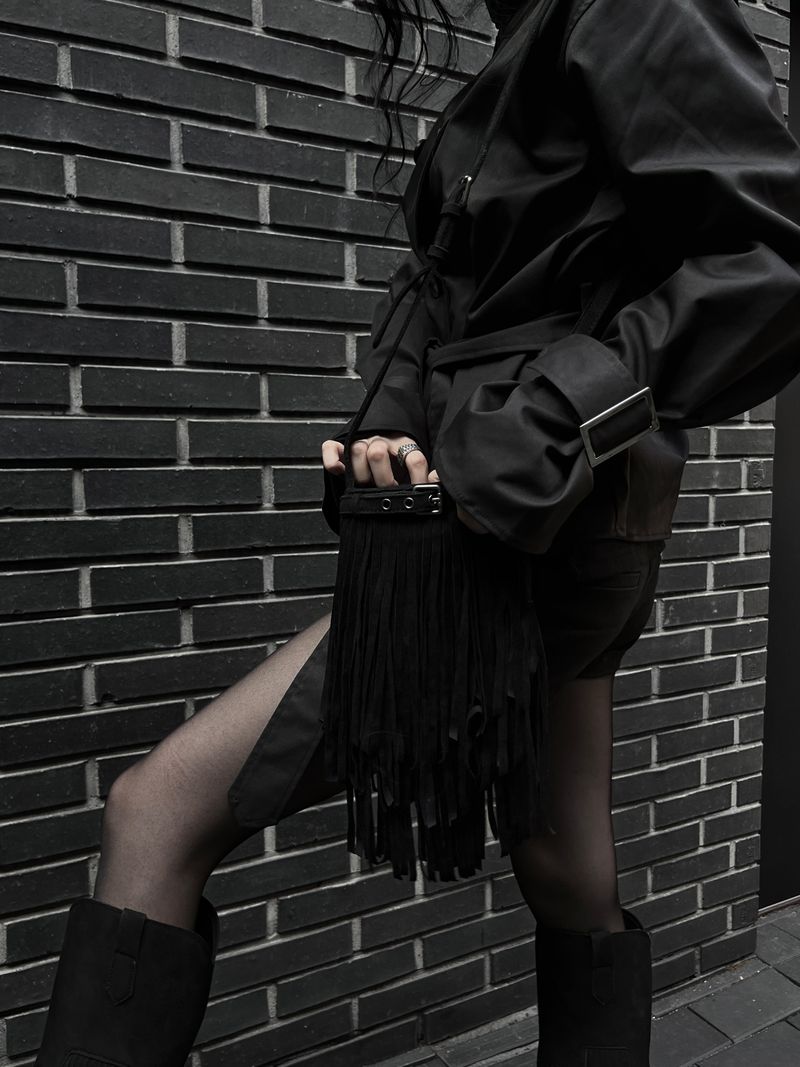 suede fringe shoulder bucket bag