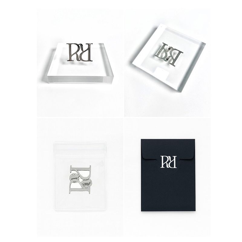 R:SIGNET LOGO BROOCH