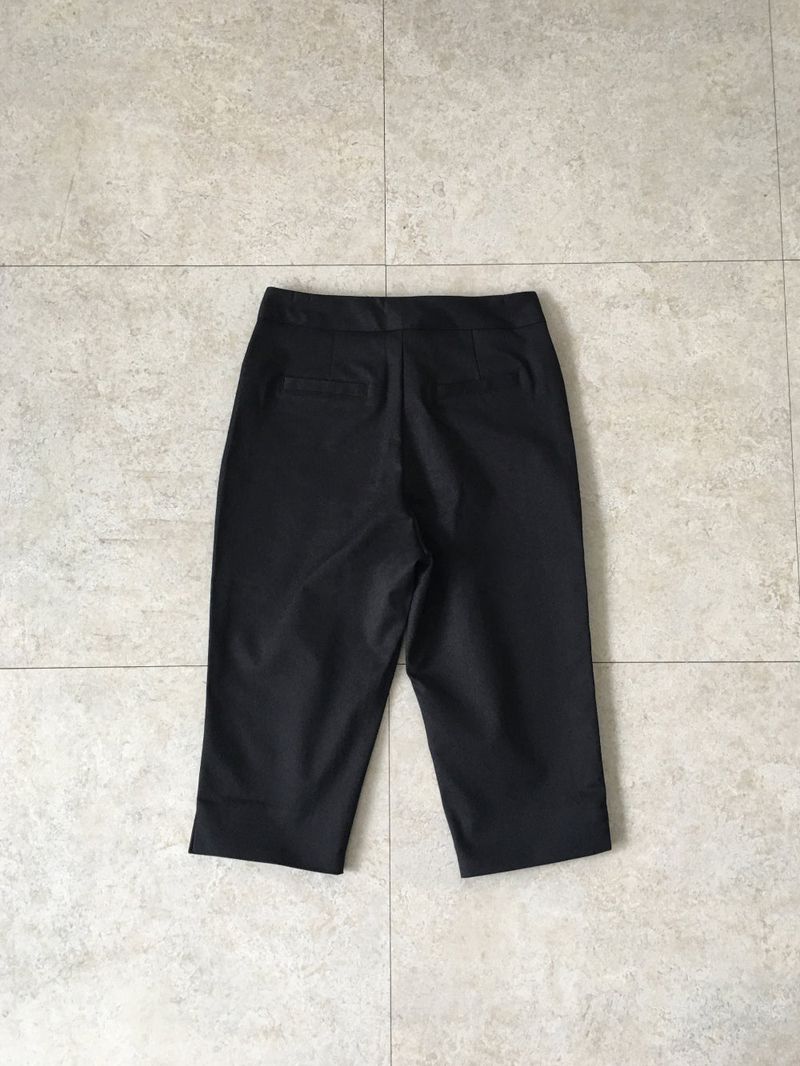 Essential capri pants