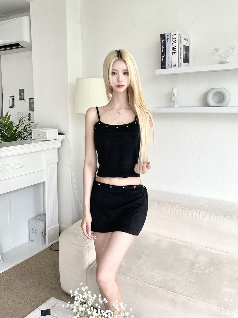 1360. Stud suede sleeveless (2color)