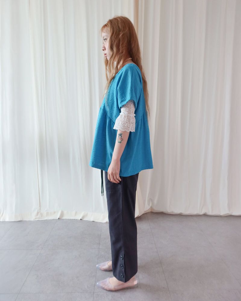 STEP BUTTON CROPPED PANTS