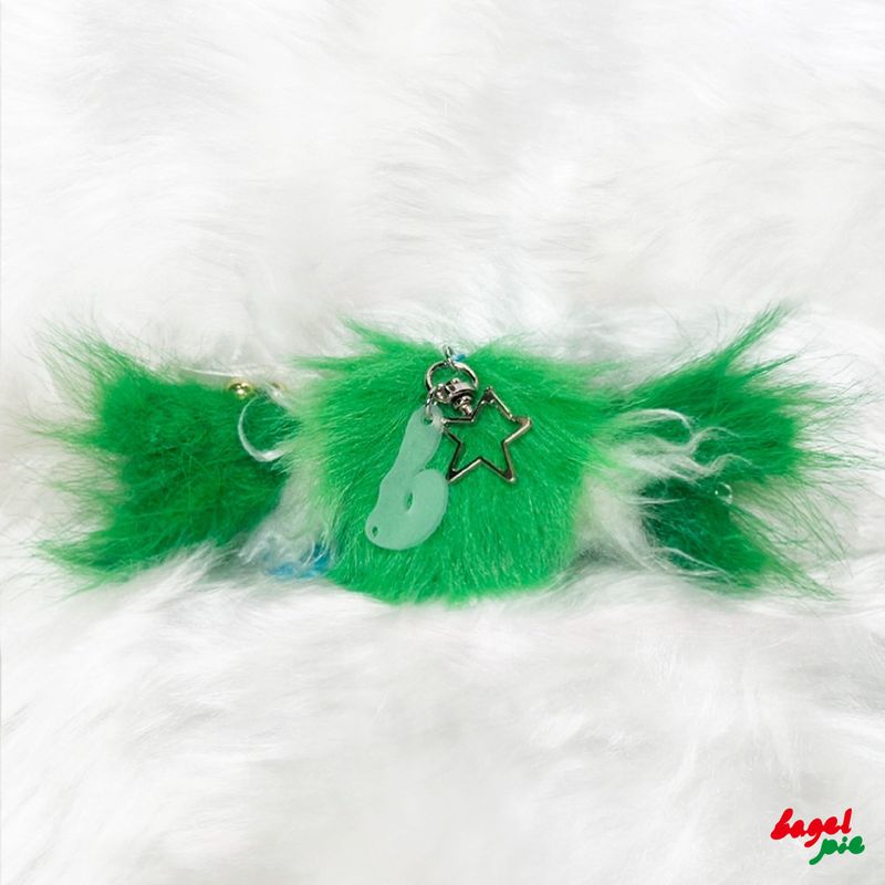 X'MAS PUPPY KEYCHAIN - X’mas Tree Pie