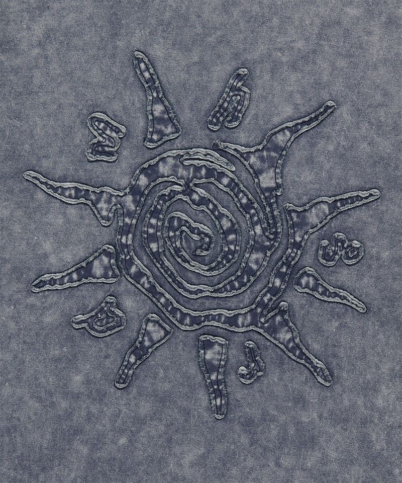 WASHED SOLAR APPLIQUE TEE