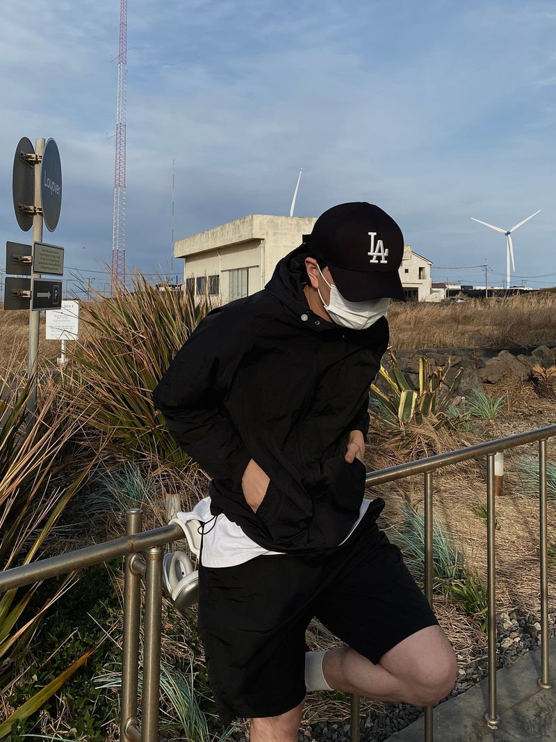 Run Field Windbreaker Hooded Zip-Up 6C