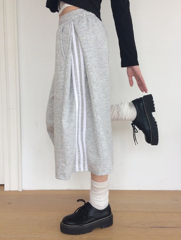 Burin Cut Track Bermuda Training Pants