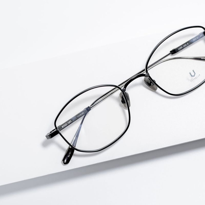 Knouun polygon titanium glasses CODE. 102. E Black N Gray