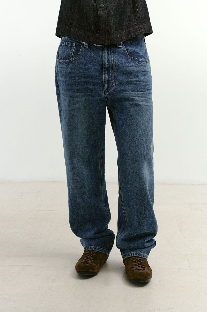 Loose Fit Tapered Denim Pants (Washed Blue)