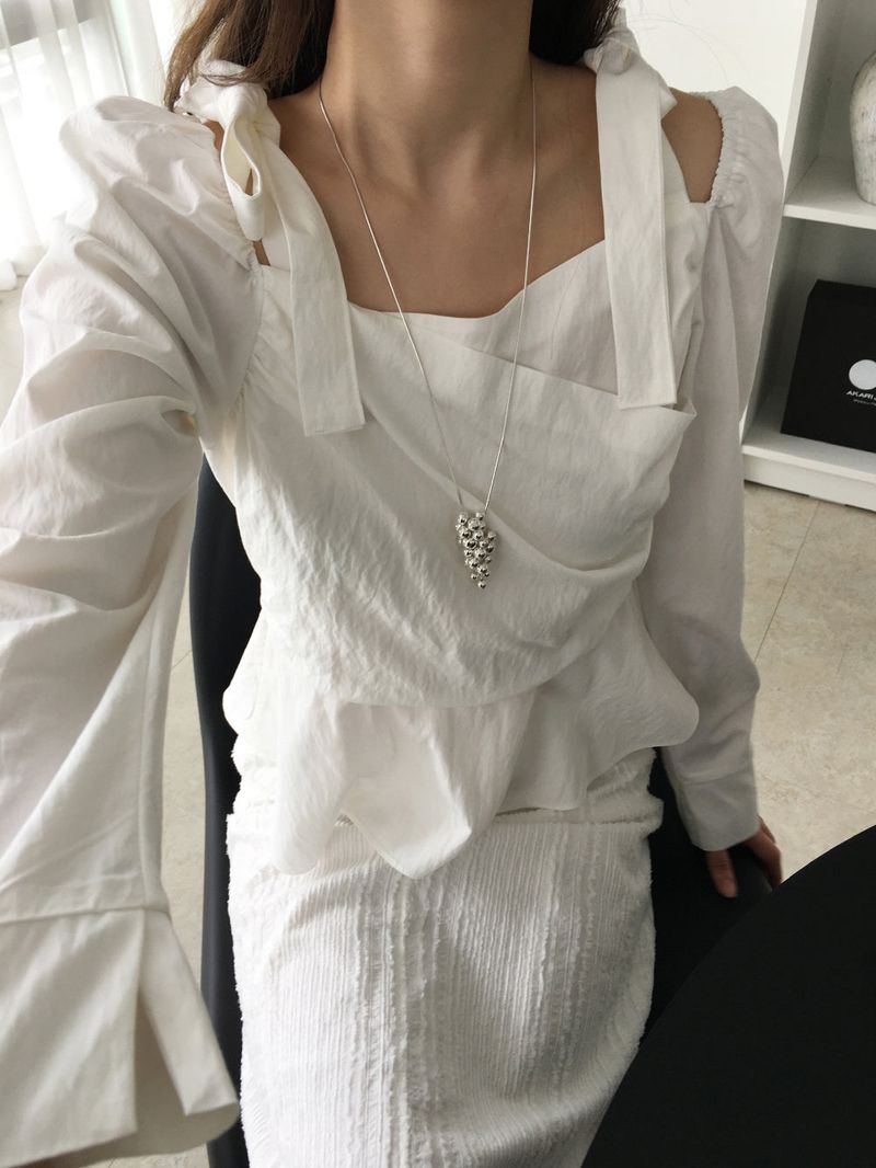 Ribbon wrap blouse