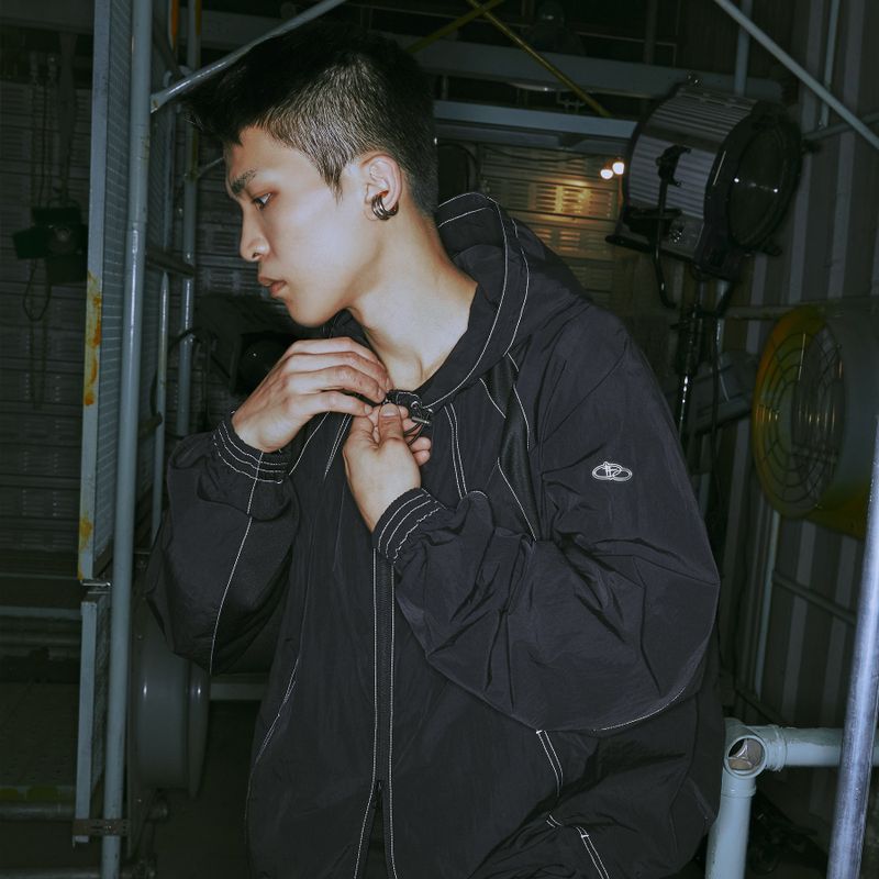 OLD SCHOOL WINDBREAKER