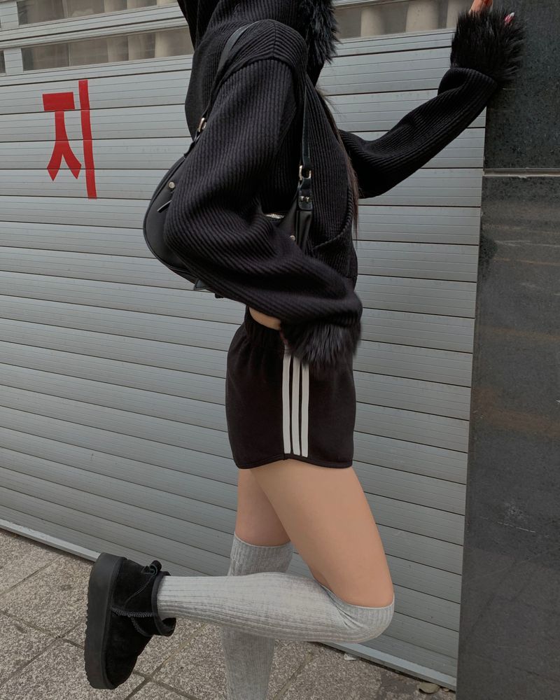 Fur crop hood jumper