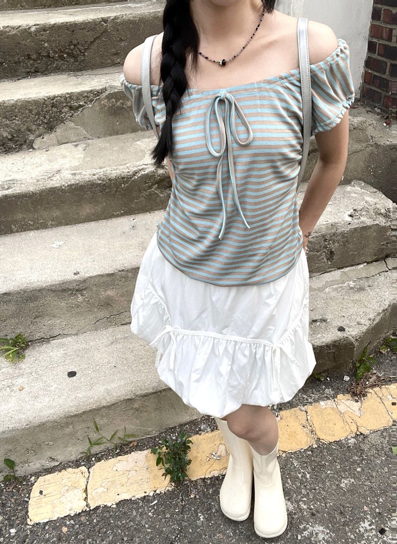 heenytsuki（ヒニツキ）の「Lollipop striped off-shoulder sleeveless（Tops）」