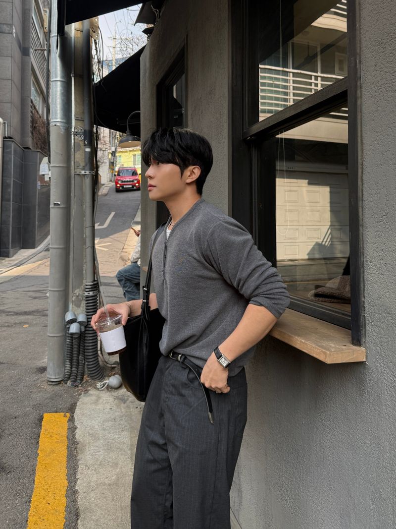 Port button layered knitwear